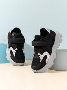 1 par de zapatos deportivos casuales de malla negra unisex, de diseño versátil de moda, livianos y antideslizantes, aptos para primavera, verano y otoño