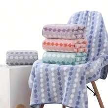 1 Oversized Bath Towel, Suitable For Women, Super Soft, Super Absorbent Quick Drying Coral Fleece Bath Towel - Multicolor - View 3