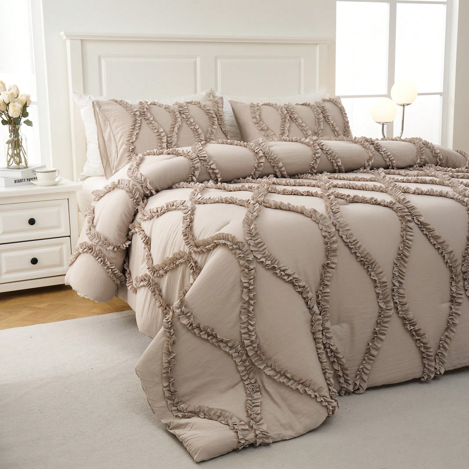 Shabby Chic Bedding Comforter Set Queen/King Size,Taupe Comforter King Bed Set 3 Pcs ,Vintage Boho Farmhouse Bedding Set,Ruffle Comforter Aesthetic Bedding Set For Women Adults Soft Lightweight Comfor 