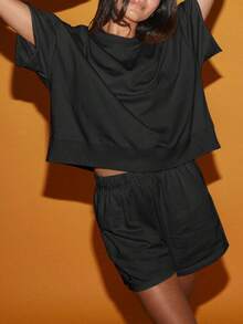 Fisoew Women's 2 Piece Outfits - High Waist Casual Tracksuit Set, Oversized Cropped Sweatshirt & Running Shorts, Summer Y2K Streetwear, Fashion Matching Lounge Set - 黑色 - 查看 3