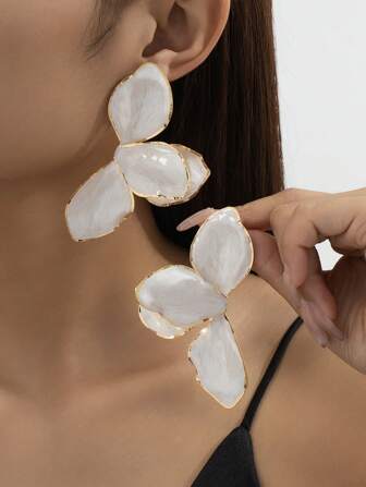 1 对手绘珐琅滴油金色郁金香耳环，适合日常佩戴或作为生日、母亲节、女朋友或女儿的惊喜礼物