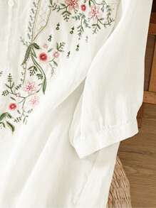 Women's Lightweight Sheer Floral Embroidered Round Neck Casual Loose Blouse, Spring/Summer