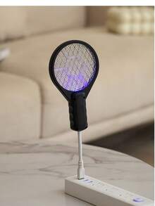 1 个 USB 供电苍蝇拍 - 三合一电击装置，配备五层网格，只杀蚊子不杀人，便携式杀虫器，适用于室内/室外露营、厨房、露台、汽车，小巧便携，节能，是必备的害虫防治工具。