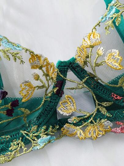 Women Groen Bloemen Geborduurde Mesh Verleidelijke Lingerie Set Includes Sensual Thong, Intimate Valentine, Ultrathin BH view 4