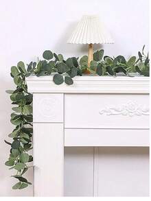 2 pièces Guirlande d'eucalyptus artificielle pour la décoration de la chambre, fausses fleurs de feuilles de soie d'eucalyptus à dollar argenté, couronne de verdure en rotin fait main. Convient pour le mariage, la remise des diplômes, la fête, la décoration intérieure et extérieure, l'arche, le mur, la porte, la cheminée, les fenêtres et le dîner à la maison