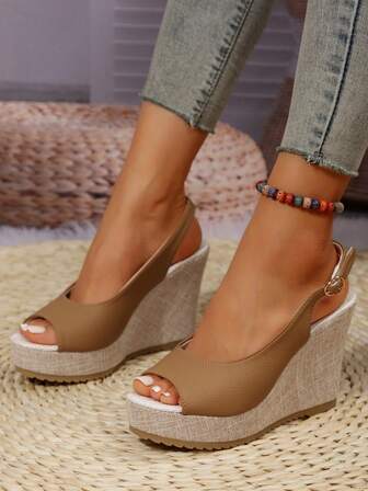 Sandali con zeppa e punta aperta, con suola intrecciata color cachi, versatili