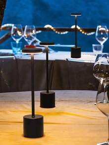 1个便携式无线LED台灯，可调光三色变换，亮度可调，可充电触控夜灯，适用于办公室、书房、卧室、餐厅、客厅、酒吧，也可作为节日礼物。