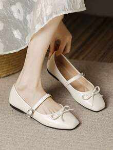 女士时尚方头一脚蹬白色蝴蝶结装饰鞋，休闲办公百搭平底鞋，适合春夏户外穿着，高端品质休闲玛丽珍芭蕾平底鞋，适合派对、婚礼穿着 - 白色 - 查看 3
