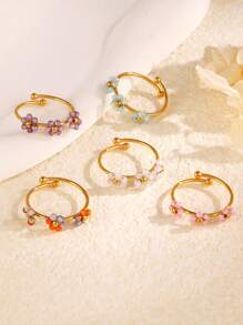 1 pieza de anillo decorativo de acero inoxidable de la serie de flores de colores de moda de verano, con diseños multicolor, blanco, rojo, morado y rosa, de diseño casual, versátil y elegante, apilable, adecuado para el uso diario, vacaciones y viajes de las mujeres, con accesorios enchapados en oro de 18K