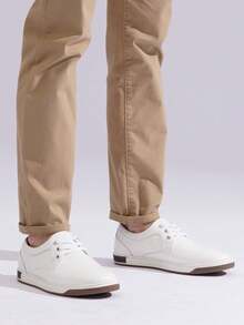 SHOESMALL Men's Casual Shoes Memory Foam Fashion Sneakers 3 Eyelets Business Dress Sneaker PU Leather White Shoes For Men - A81Q06-白色 - 查看 2