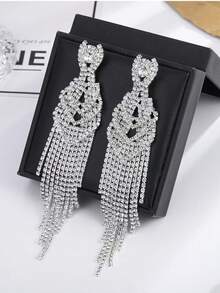 1 Pair Bohemian Claw Chain Fully Rhinestoned Elegant Formal Event Earrings - Silver - View 2