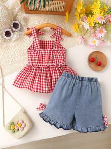 Set de 2 piezas de atuendo de niña adorable de denim, suave, transpirable y cómodo, con detalles de moño y volantes, top de tirantes de guinga y pantalones cortos de mezclilla azul, adecuado para uso casual, diario y vacaciones