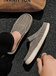 Mocasines slip-on para hombre, zapatos slip-on de lona casual, el talle es pequeño