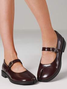 Tabi Shoes For Women Round Toe Mary Janes Low Heel Flat Shoes With Split Toe Campus Style For Spring Artful Life - màu nâu - Xem 3