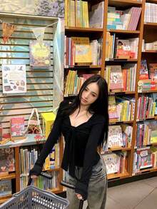 女士蝴蝶结长袖 T 恤，紧身罗纹针织 T 恤春季打底方领上衣 - 黑色 - 查看 4