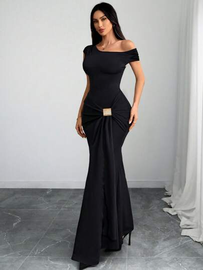 فستان نسائي حديث أنيق وجذاب معدني ذو طبقتين بشكل فراشة، مزود بإبزيم مربع قابل للتعديل وأربطة مطاطية للبس في الحفلات