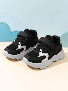 1 par de zapatos deportivos casuales de malla negra unisex, de diseño versátil de moda, livianos y antideslizantes, aptos para primavera, verano y otoño