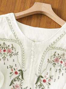 Women's Lightweight Sheer Floral Embroidered Round Neck Casual Loose Blouse, Spring/Summer