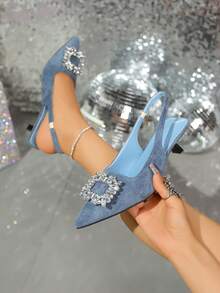 Sandali con punta chiusa da donna in taglie forti, sandali estivi con punta a punta, tacco alto, cinturino alla caviglia e fibbia con strass