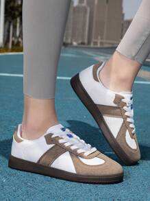 Neue Damen Lässig Sportschuhe, Farbblock Sneaker, Große Größen 36-45, flache Plateau-Schuhe, modisch vielseitig leichte atmungsaktive Trainer, geeignet für Frühling/Sommer, Schulanfang