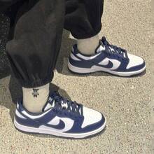 Nike Dunk Low Retro 2026 para hombre, nuevos tenis deportivos casuales de estilo vintage con patchwork y bloques de color, zapatillas de skateboard de caña baja, HF5441-107 - Azul y blanco - Ver 2