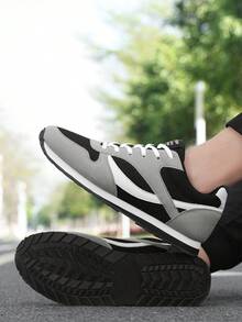 男士复古平底圆头系带字母图案休闲鞋，透气大码情侣鞋，柔软防滑鞋底，四季皆宜，舒适训练平底学生鞋，防滑鞋底，透气柔软网布和绒面革 - 彩色 - 查看 4