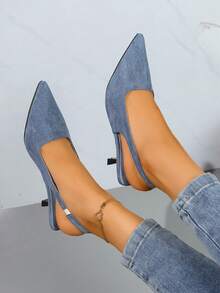 Sandali di nuova collezione Primavera/Estate 2025 con stile francese da favola,  con testa sbriciata per donna, con tacco a gattino, schiena aperta e punta affusolata, raffinati e piatti