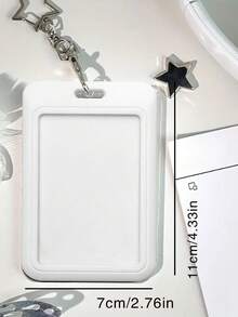 白色星形卡包挂件，可作包包挂饰、钥匙扣，可收纳身份证、会员卡、照片等，具有保护功能。适合日常使用、装饰或作为礼物送给朋友、家人、爱人，是情人节、生日、母亲节、开学季的理想之选。 - 白色 - 查看 9