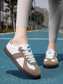 Neue Damen Lässig Sportschuhe, Farbblock Sneaker, Große Größen 36-45, flache Plateau-Schuhe, modisch vielseitig leichte atmungsaktive Trainer, geeignet für Frühling/Sommer, Schulanfang