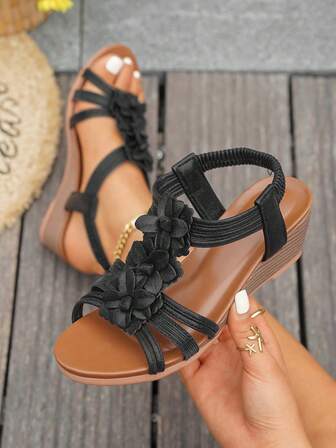 Sandálias Brilhantes da Moda, Novo Estilo Retrô Boêmio Romano Leve e Confortável para Primavera/Verão 2025, Sandálias com Salto Baixo e Plataforma de Cadarço Aberto para Mulheres