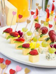 心形竹制鸡尾酒签，（颜色随机）心形牙签，适合开胃菜，粉色可爱迷你竹制木制，适合小吃甜点水果蔬菜三明治奶酪香肠派对装饰