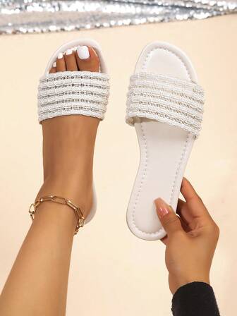 波西米亚风格优雅水钻编织女士一脚蹬拖鞋，2025 新款夏季户外针织圆头穆勒平底鞋，百搭休闲度假轻便奢华拖鞋