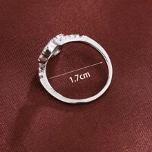 Verstellbarer Kupferring - symmetrisches Herzdesign mit eingelassenen synthetischen Zirkonien, schlichter Modeschmuckring