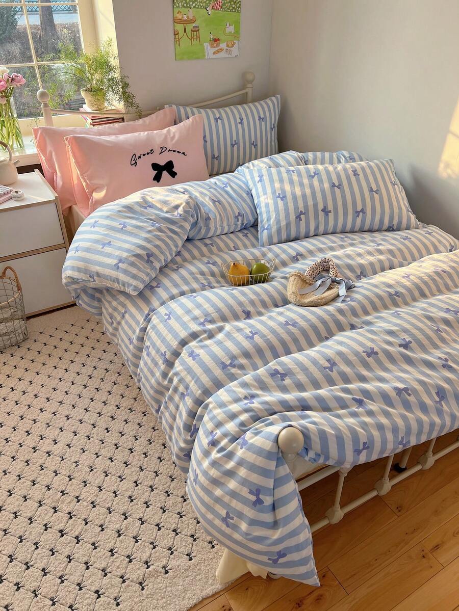 1 Set (1 Duvet Cover + 2 Pillowcases + 1 Flat Sheet) Blue Embroidered Bow Princess Style Fresh Cotton Bedding Set, Breathable And Skin-Friendly, Suitable For Girls Bedroom, All Seasons - View 1