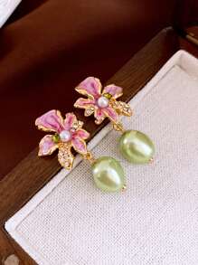 Vintage Faux Pearl Flower Earrings, Niche Design 2024 New Chinese Style Elegant Earrings, Retro Enamel Rhinestone Flower Earrings, Suitable For Daily Cheongsam And Hanfu Wear To Express Oriental Charm; Suitable For Retro Themed Parties, Art Exhibitions To Match The Artistic Style; Suitable For Brides Or Bridesmaids Wear At Weddings To Add Luxurious Romantic Atmosphere