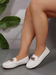 Mocasines casuales de primavera de amplia cabida para mujer con cadena y decoración de strass, bailarinas de piel suave blanca