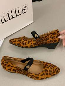Women's Brown Leopard Print Chunky Heel Mary Jane Pumps, New French Leopard Print Low Vamp Mid-Heel Ladies Shoes - Brown - View 5