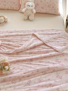 1 stuk lichtgewicht zomerquilt met wit en paars bloemenpatroon (alleen quilt, geen kussen), minimalistisch en fris, geschikt voor thuis, slaapkamer, slaapzaal, ruimtes met airconditioning