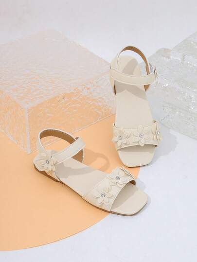 1 Pair Beige Girls Flat Shoes, Hook And Loop Adjustable Size, Cute Double Flower Design, TPR Non-Slip, Lightweight & Comfortable, Plain Color, Fashionable Summer Strap Sandals, Suitable For 5-14 Years Old Elementary & Middle School Students, Summer Beach & Daily Outdoor Wear