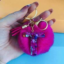 Llavero de letra inicial con pompón de moda para damas, accesorio colgante lindo de peluche, acrílico, llavero, anillo, bolso, mochila, colgante de coche, accesorio de coche, bolso, accesorio escolar, gótico, Y2K, accesorios de Halloween, regalo del Día del Maestro, ideas de regalo de Navidad - Rosa Fucsia - Ver 11