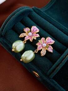 Vintage Faux Pearl Flower Earrings, Niche Design 2024 New Chinese Style Elegant Earrings, Retro Enamel Rhinestone Flower Earrings, Suitable For Daily Cheongsam And Hanfu Wear To Express Oriental Charm; Suitable For Retro Themed Parties, Art Exhibitions To Match The Artistic Style; Suitable For Brides Or Bridesmaids Wear At Weddings To Add Luxurious Romantic Atmosphere