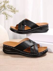 大码女士时尚高跟凉鞋，PU 皮革交叉带粗跟拖鞋沙滩鞋，适合春夏季