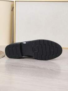 1 par de mocasines planos de cadena de metal de unicolor, estilo colegial, apropiados para la oficina en todas las estaciones