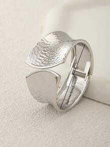 1 pieza Brazalete ancho exagerado de color plateado / Diseño básico de brazalete con broche de gota de agua / Joyas de pulsera minimalista geométrica para uso diario