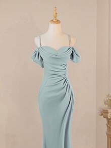 Vestido largo formal elegante de hombros descubiertos y corte ajustado - Celeste - Ver 4