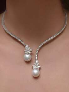 1pc Diamond Encrusted Necklace With Zirconia Leaf And Pearl Choker, Fashionable Luxurious Copper Gold Color Necklace Suitable For Women's Daily Wear, Applicable For Anniversary, Wedding, Party, Gathering And Special Occasions - Silver - View 1