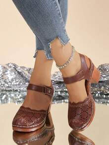 2025秋冬季白色轻便高跟鞋，夏季新款镂空高跟鞋，复古休闲魔术贴粗跟女鞋，厚底高跟鞋