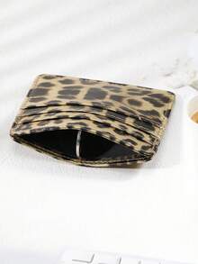 [Travel Scene] Fashionable Travel Essentials Leopard Print Multifunctional Card Holder Large-Capacity Credit Card Storage Box Unisex Passport Ticket Holder Anti-Lost And Anti-Theft Card Holder Lightweight And Portable Card Holder Cheetah Print Travel Accessories