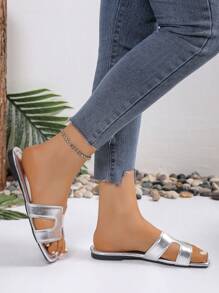 Silver Women's Flat Bottom Sandals, Simple, Versatile, Comfortable And Fashionable, Korean Style, Suitable For Beach, Travel, Seaside Wear