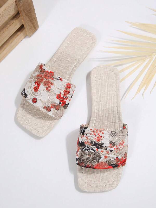 Nuevas sandalias planas versátiles de moda para uso diario y casual de mujeres